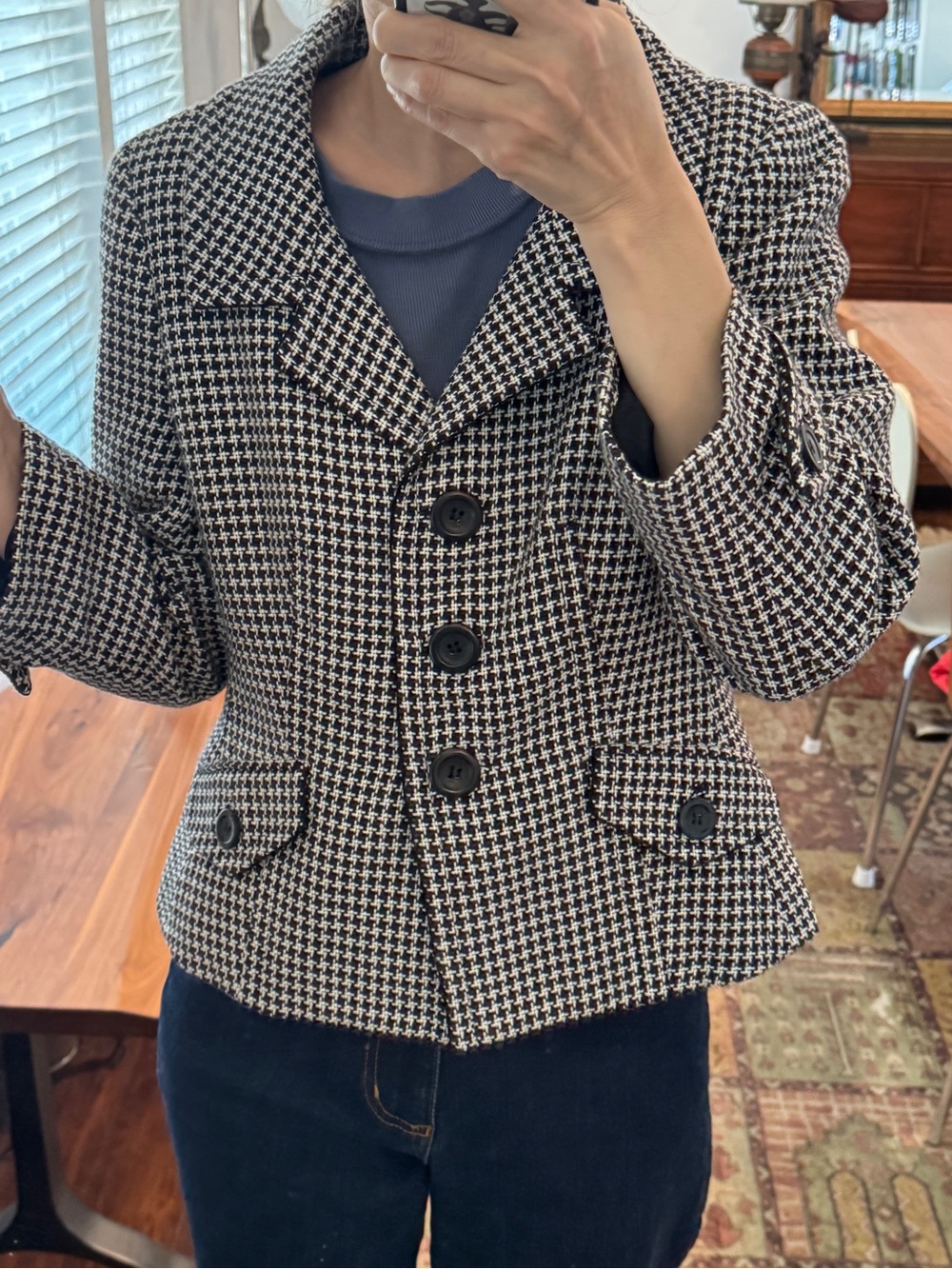 Ann Taylor Blazer black and white
Houndstooth Cotton Size 2